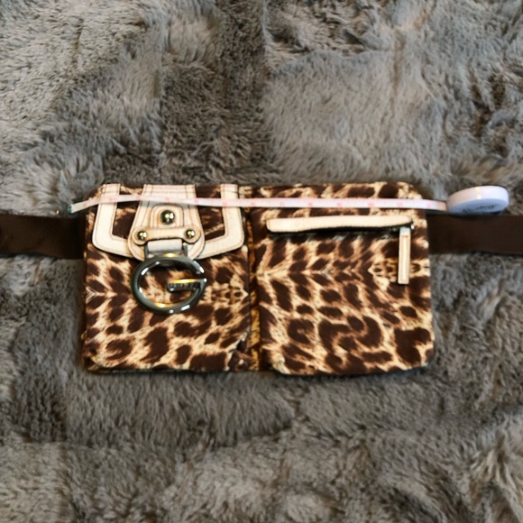 Leopard GUESS belt bag - Picture 13 of 16